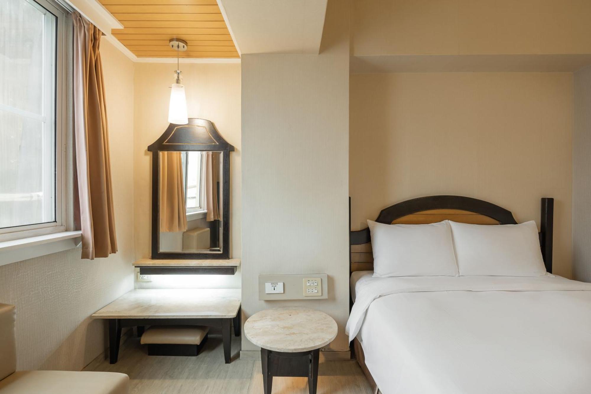 Kindness Hotel Weiwuying Kaohsiung Kamer foto