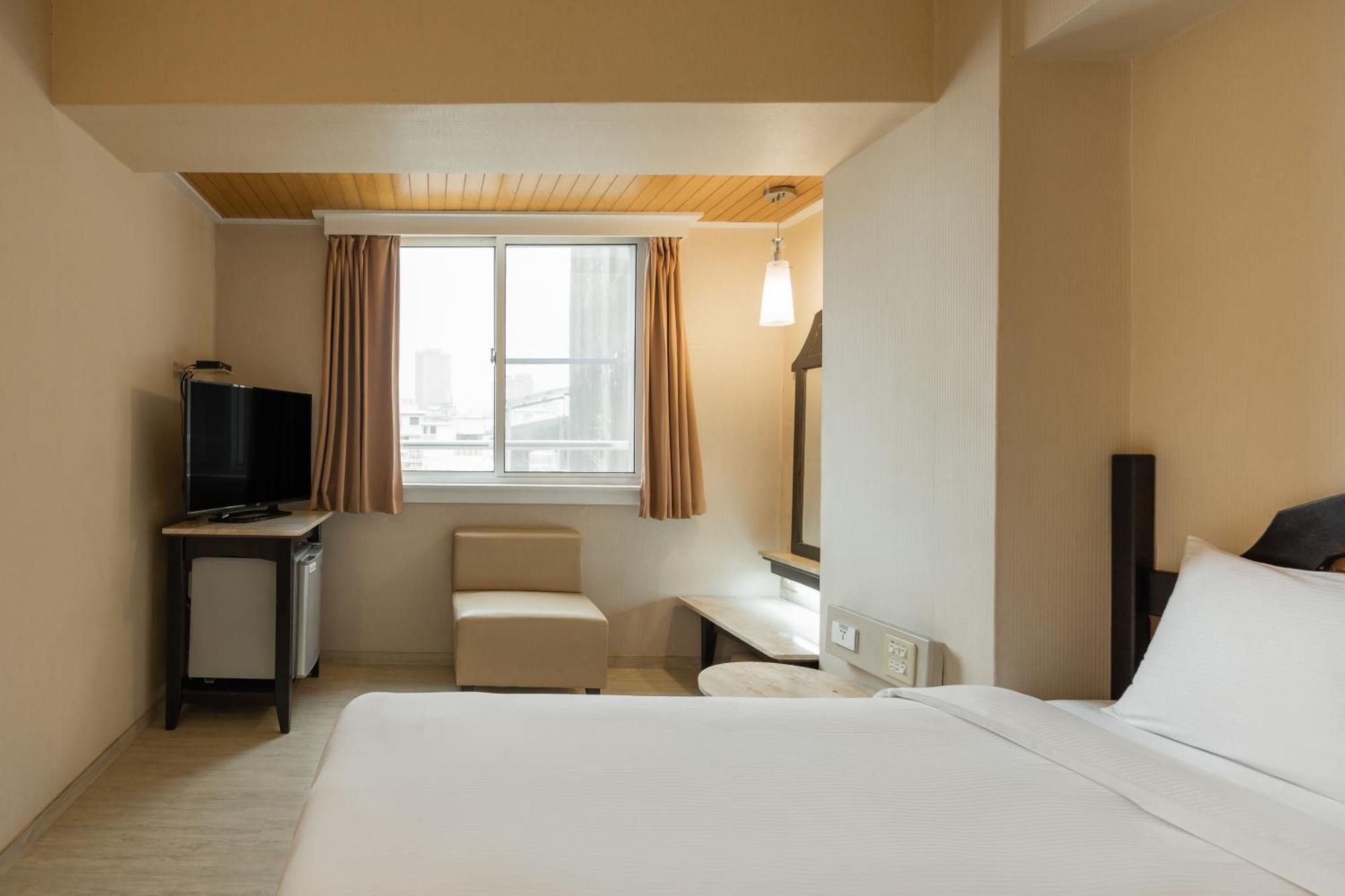 Kindness Hotel Weiwuying Kaohsiung Kamer foto