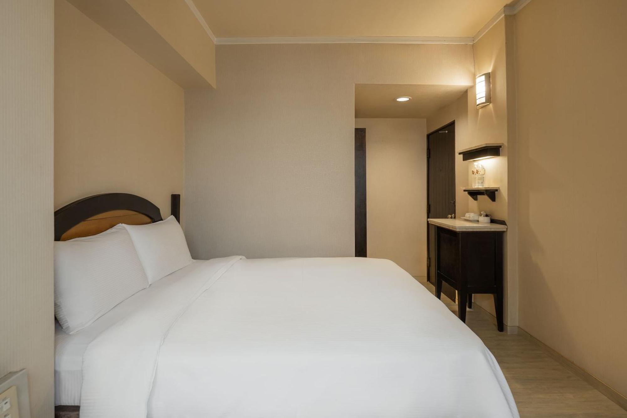 Kindness Hotel Weiwuying Kaohsiung Kamer foto