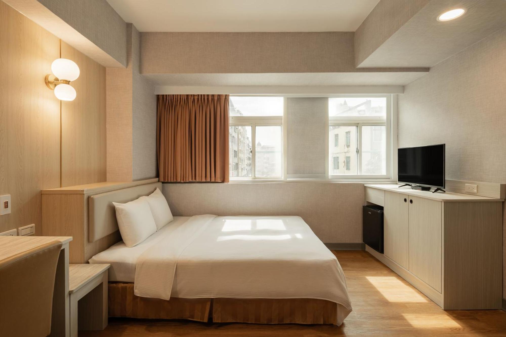Kindness Hotel Weiwuying Kaohsiung Buitenkant foto