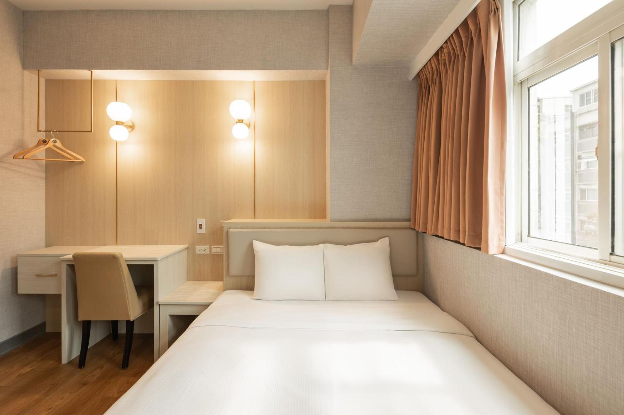 Kindness Hotel Weiwuying Kaohsiung Buitenkant foto